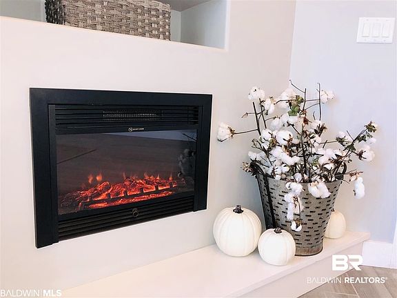 4th image of 8249 Carmel Cir
