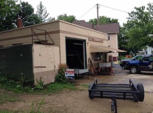 307 W Water St, Cambridge, WI 53523
