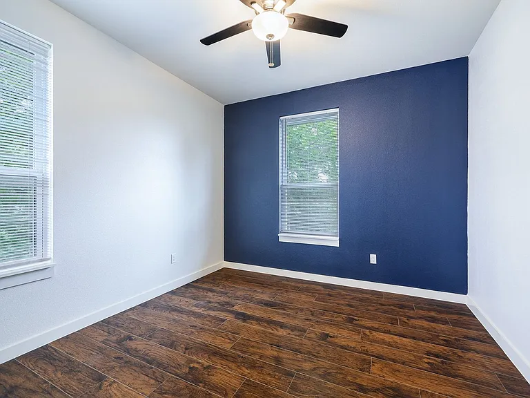 3120 Cockrell — Photo 15