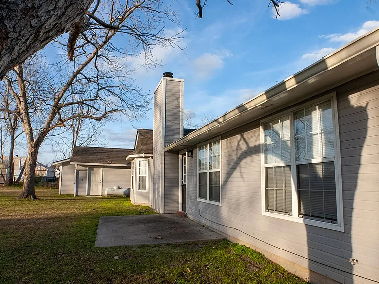 4424 Mayfield Ln — Photo 8