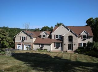 12 Forest Ridge Ter, Oak Ridge, NJ 07438