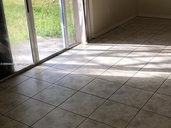 3rd image of 661 SW 10th St #661