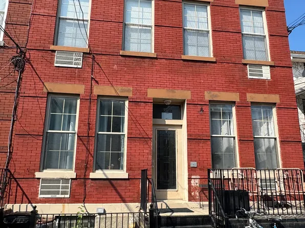 22-03 25th Road image 4 of 31