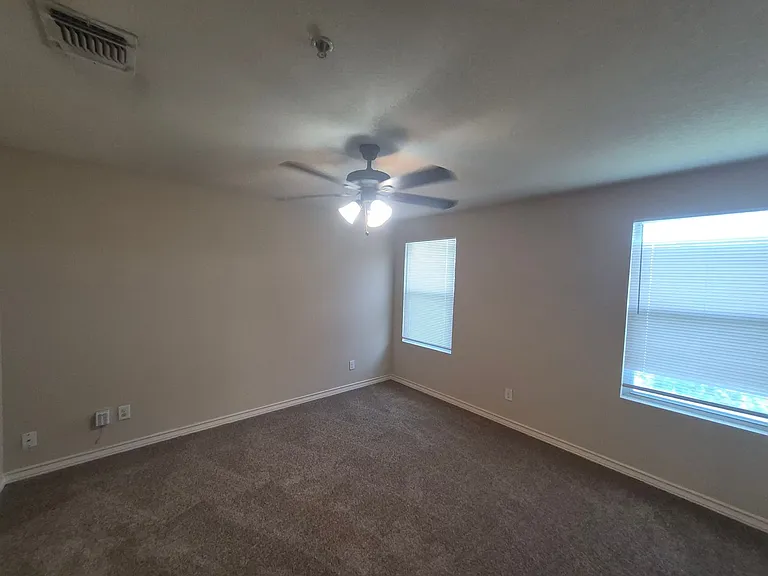 4814 Appleseed Ct — Photo 12