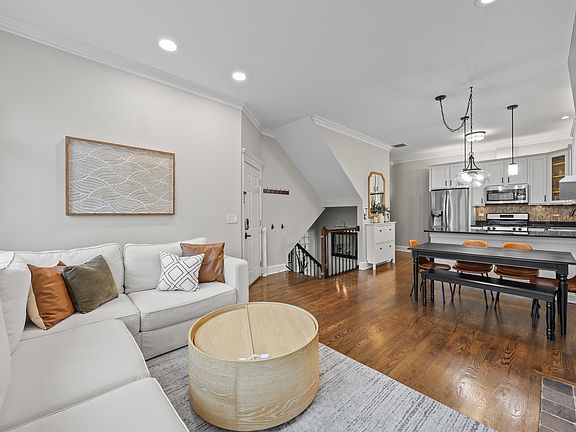 4th image of 2852 N Damen Ave #1