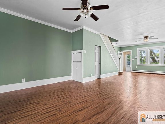 5th image of 48 Catalpa Ave