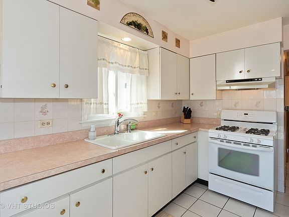 3rd image of 5037 Harold Ave