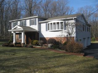 211 Maple Rd, Bear Creek Township, PA 18702