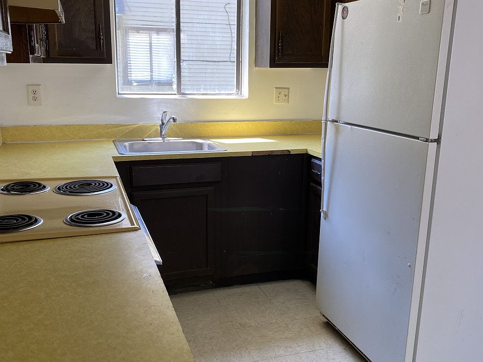 2nd image of 3041 N Jackson Ave #2