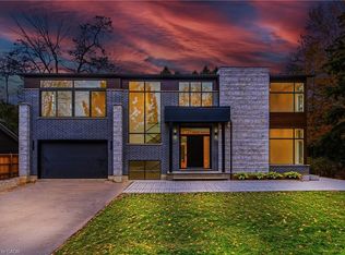 135 Secord Ln, Burlington, ON L7L2H6