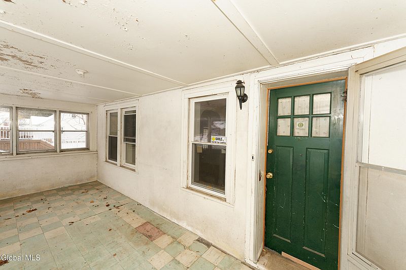 3rd image of 123 Hagaman Avenue
