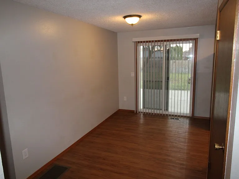 6903 N Cincinnati St — Photo 4