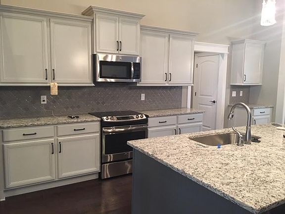 3rd image of 404 Stone Valley Dr Unit 33