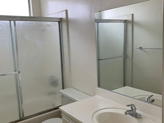 5th image of 3508 Keystone Ave APT 8
