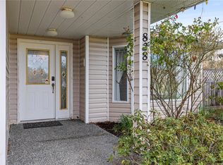 828 Mallory Ave, Parksville, BC V9P 2M1