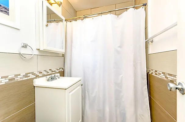 Sold by Re/Max In The City | media 9