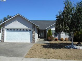 2571 Parkway Ave, Sutherlin, OR