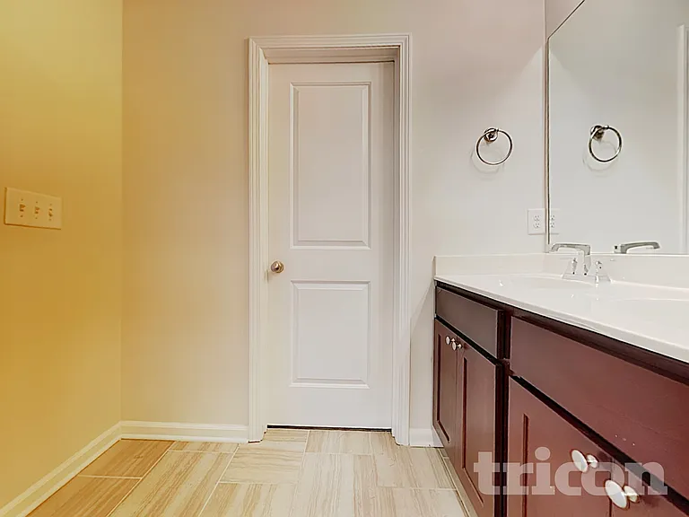 302 Woodfern Ct — Photo 10