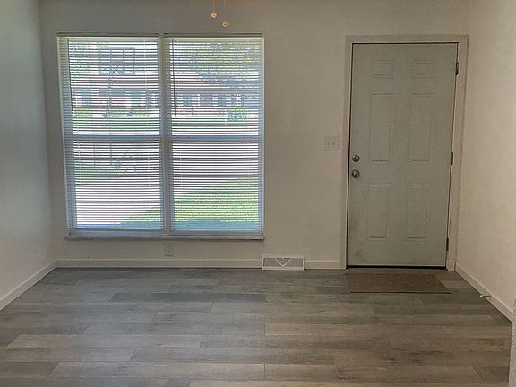 2nd image of 20 Kingman Ct