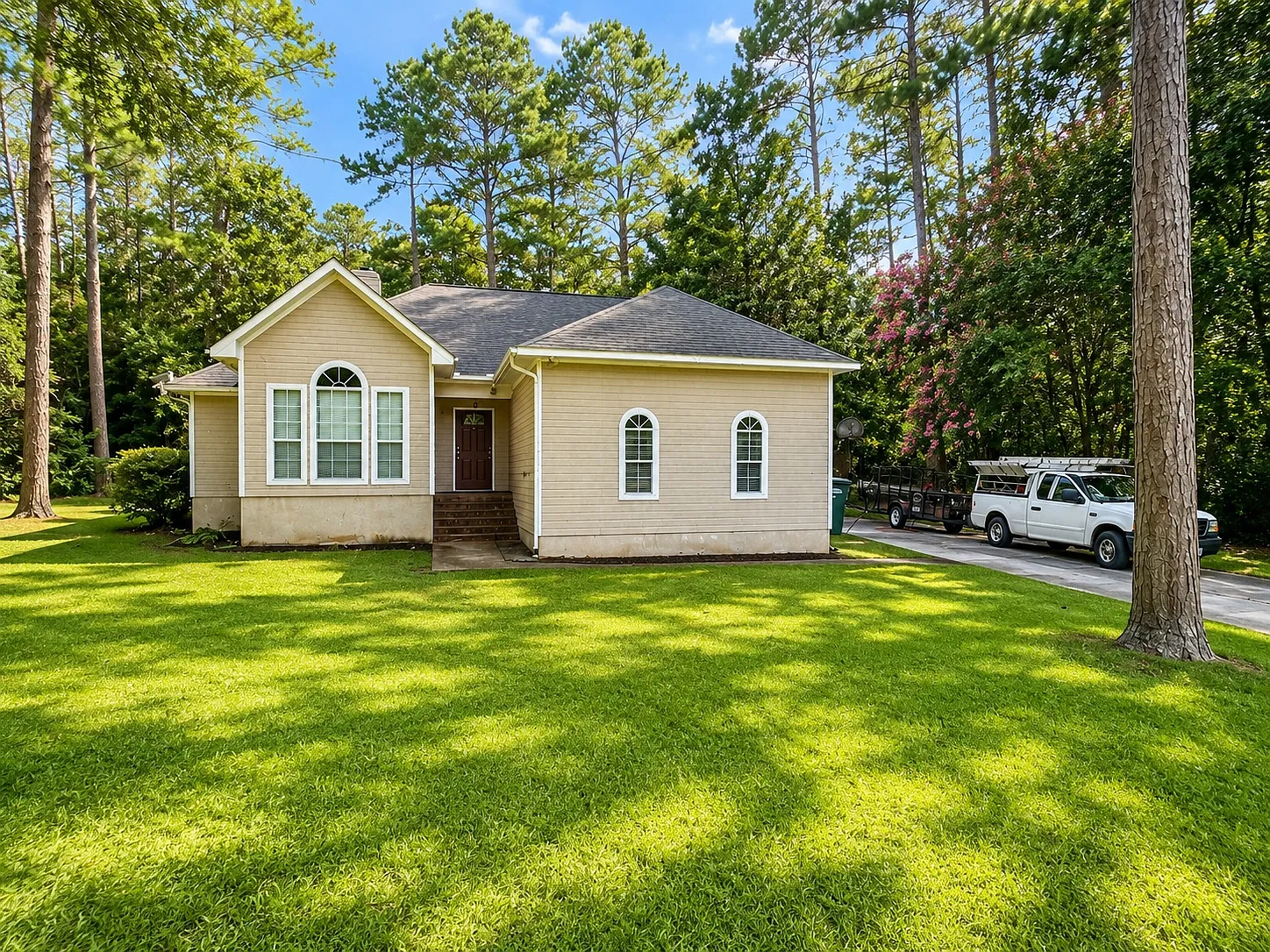 3 bed, 1278 sqft, $710 — Photo 1