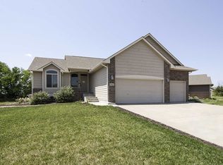 2551 N Sandstone St, Andover, KS 67002
