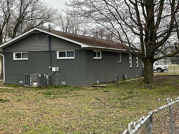 3rd image of 811 S Medler St