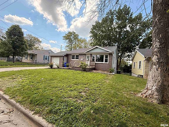 2nd image of 1951 Florida Ct