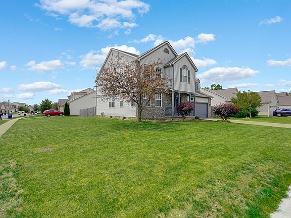 4th image of 867 Mueller Dr