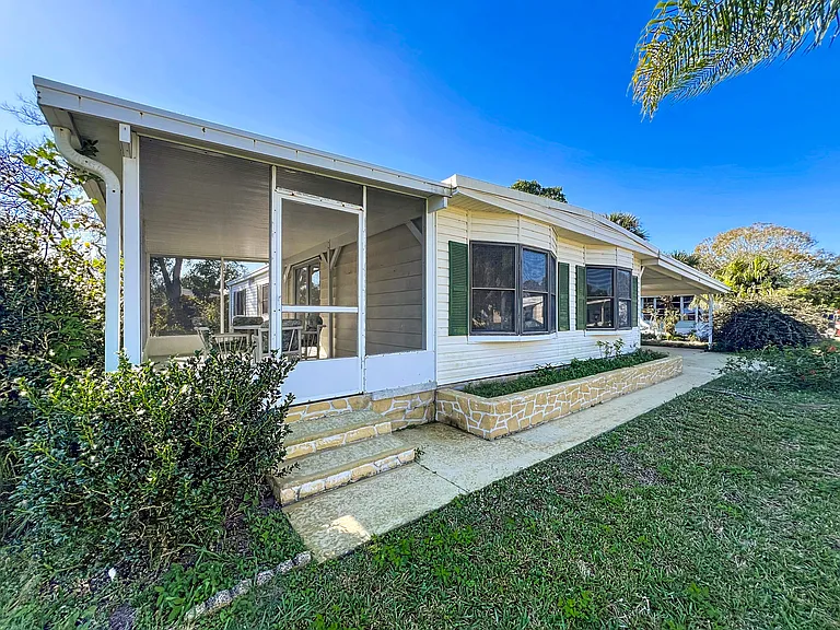 909 Sequoia St — Photo 15