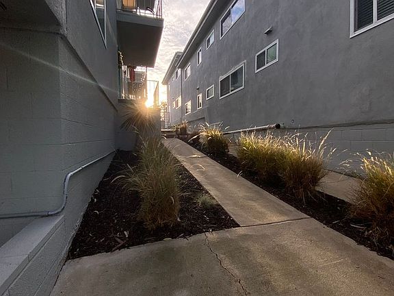 2nd image of 4541 Contour Blvd #4543