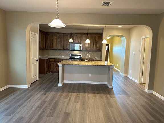 5th image of 9309 Water Oak Ct