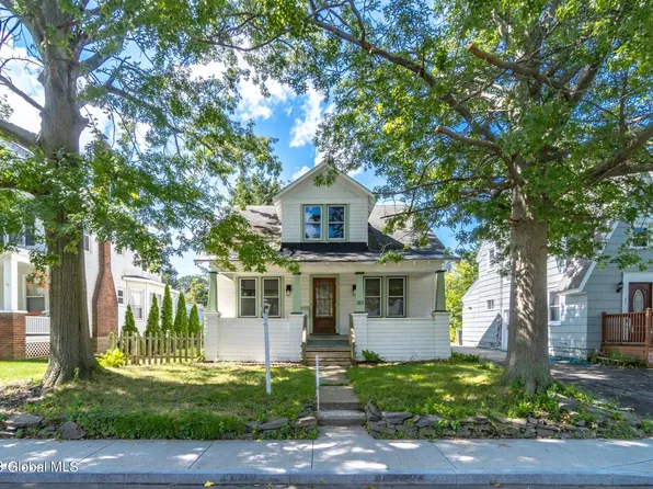 749 Decamp Avenue, Schenectady, NY 12309