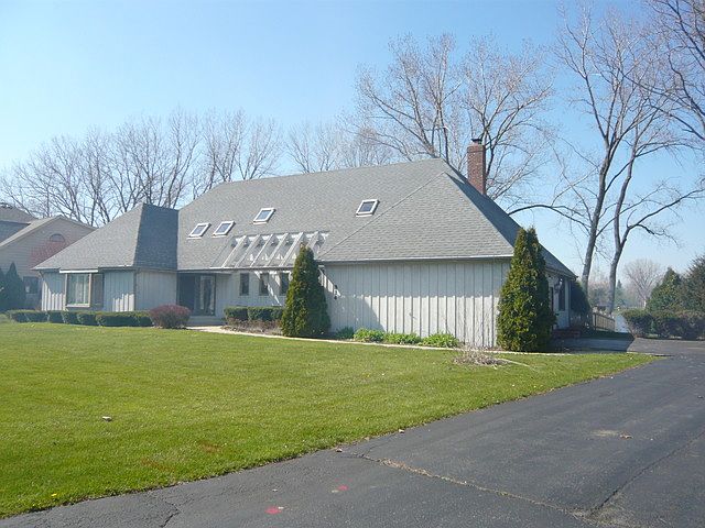 1st image of 814 Lakeside Dr