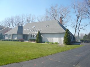814 Lakeside Dr, Downers Grove, IL 60516