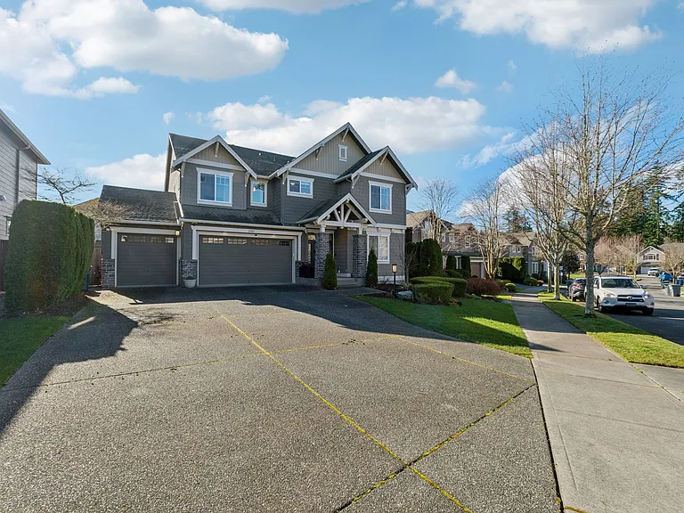 21011 SE 6th Pl — Photo 3