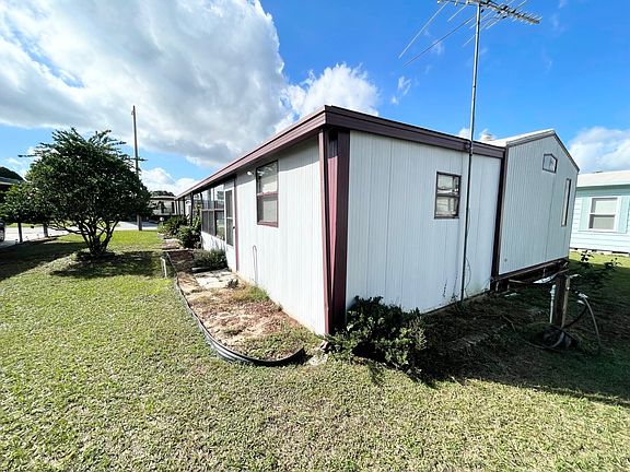 5th image of 75 Tanglewood Ln