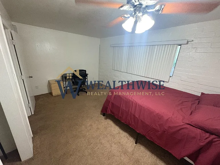 951 N Euclid Ave — Photo 7