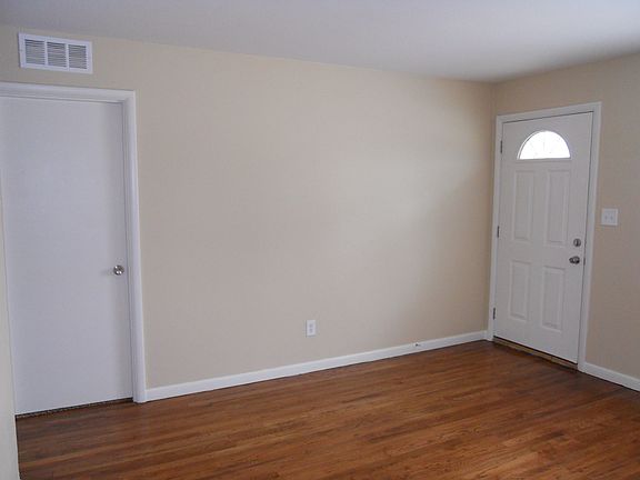 5th image of 20218 Saint Francis St