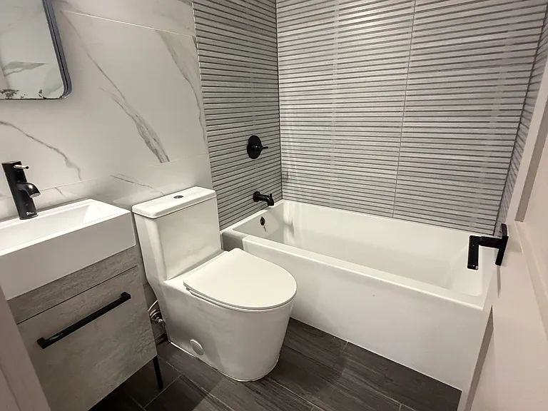 181 Baldwin Ave #2R — Photo 9