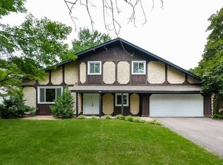 6160 Briardale Ct NE, Fridley, MN 55432
