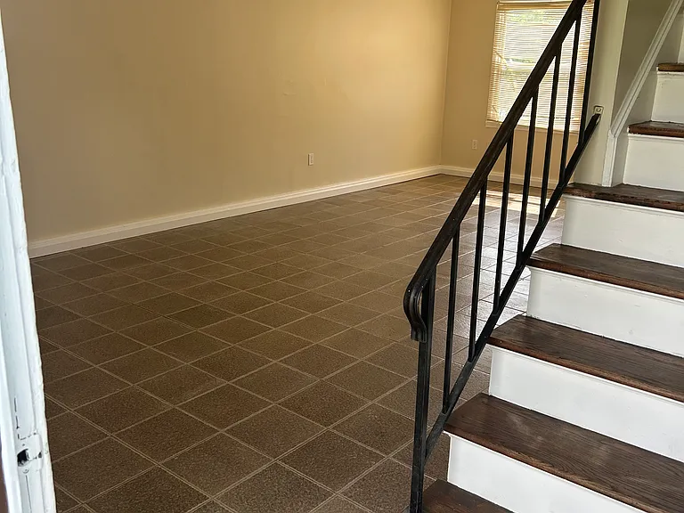 9993 Sturgeon Ln — Photo 1