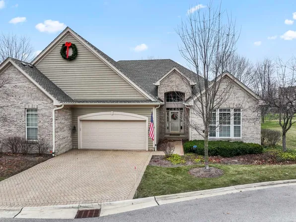 810 Stone Canyon Cir, Inverness, IL 60010