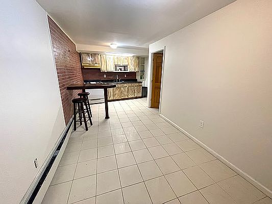 4th image of 1104 34th Ave APT 1