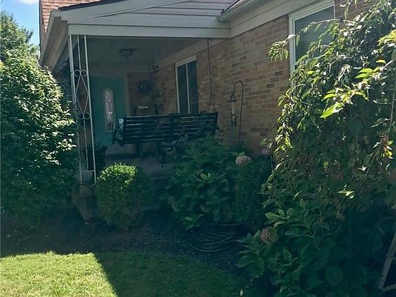 2nd image of 2126 Martin Ave