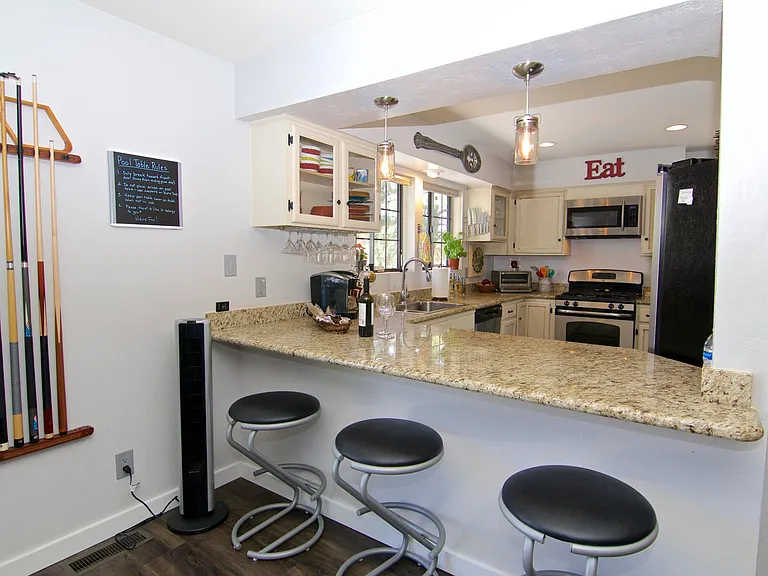 1444 Vista Rd — Photo 9