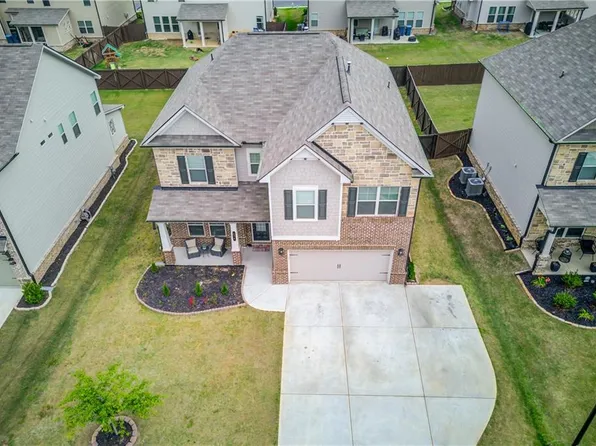 404 Henson Farm Dr, Loganville, GA 30052