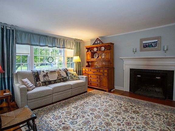 5th image of 72 Eustis Ave