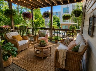 598-602 Putnam Ave #3, Cambridge, MA 02139