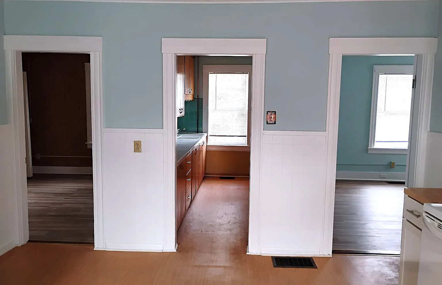 3 bed, 1200 sqft, $1,800 — Photo 2