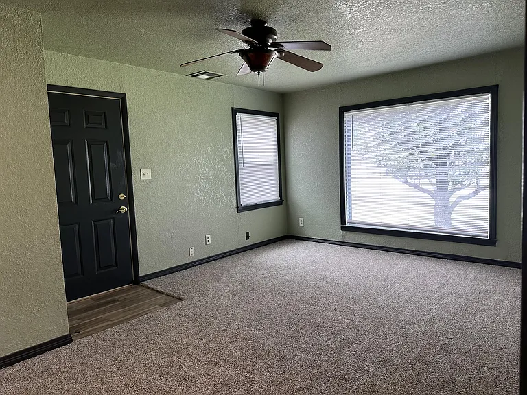 811 W Rush Ave — Photo 8